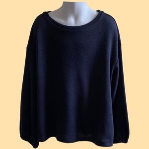 ⭐️4/$30 Uniqlo Navy wide sleeve sweater